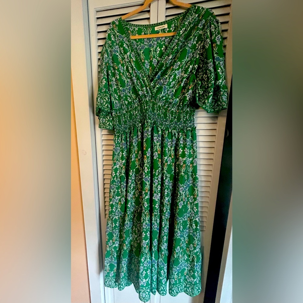 Max Studio Green V-Neck Puff Sleeve Midi Dress